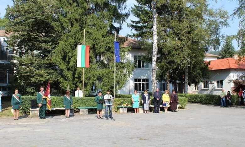 В Община Тетевен тържествено беше даден старта на новата учебна година