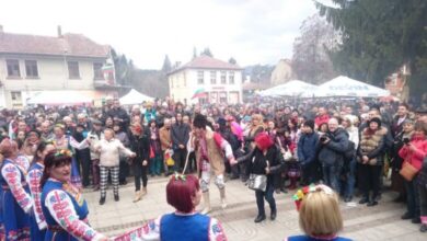 Рекорден брой посетители на Празника на греяната ракия и сланина в Априлци