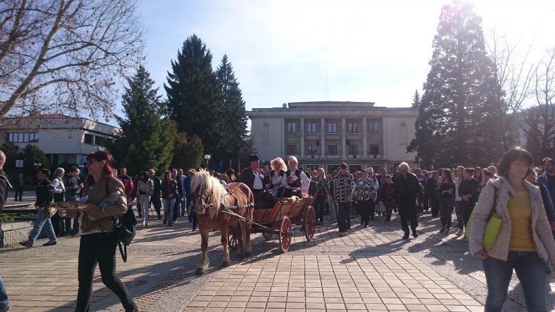 Вижте защо "Сирни заговезни" в Троян е от български, по - български, та най - троянски празник!