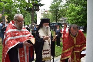 Два храма в Троян отбелязаха своя празник