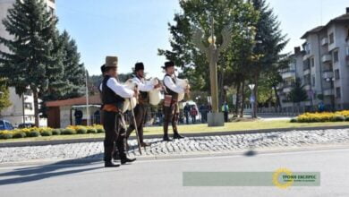 Новото кръгово на АИР-а в Троян бе открито с флашмоп