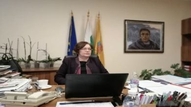 Десетки доброволци помагат в Община Троян