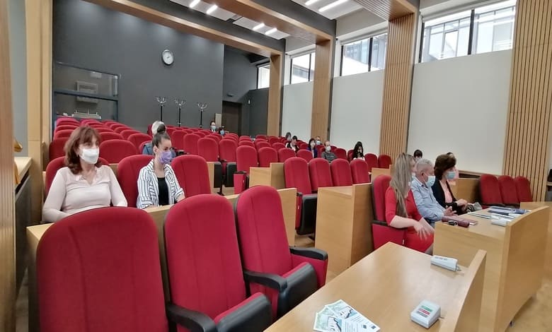 Пресконференция за проект в с. Дълбок дол(1)) 