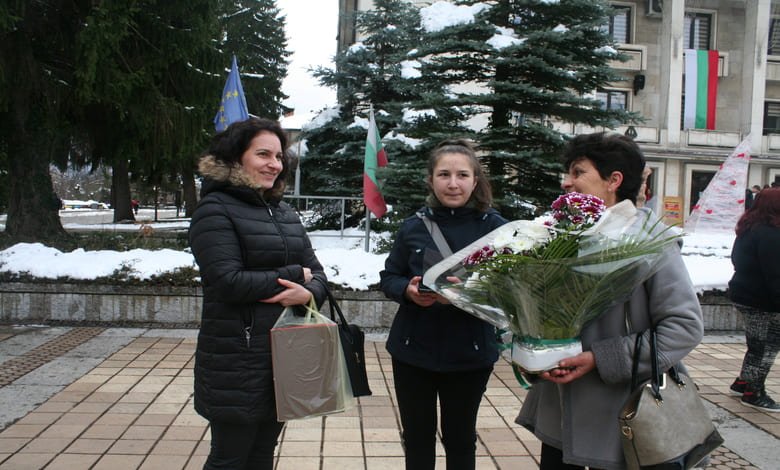 Отбелязване на Националния празник в град Троян с молебен