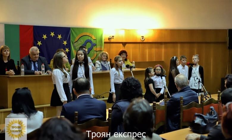 Троян е домакин на Регионален форум по Национална програма на МОН