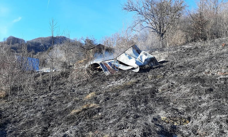 Пожар унищожи две бунгала в Шипково -1