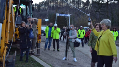 Началото на строителството на многофункционална спортна зала в Троян бе дадено от министър Лечева