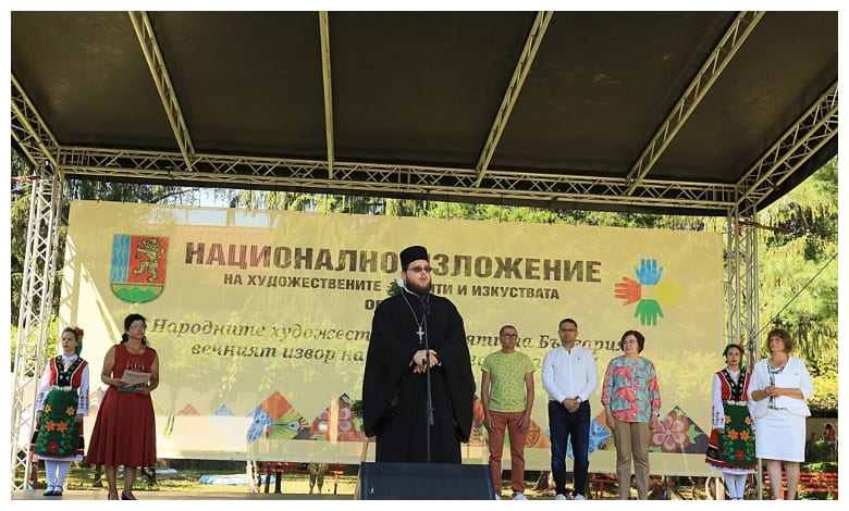  Възстановка за ръкополагане в майсторство в Орешак впечатли много хора