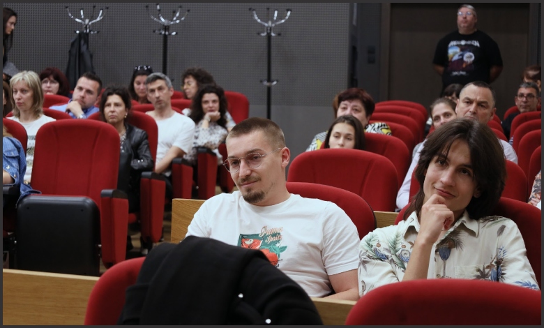 Община Троян бе домакин на дискусия за бъдещето на образованието и изкуствения интелект1-1
