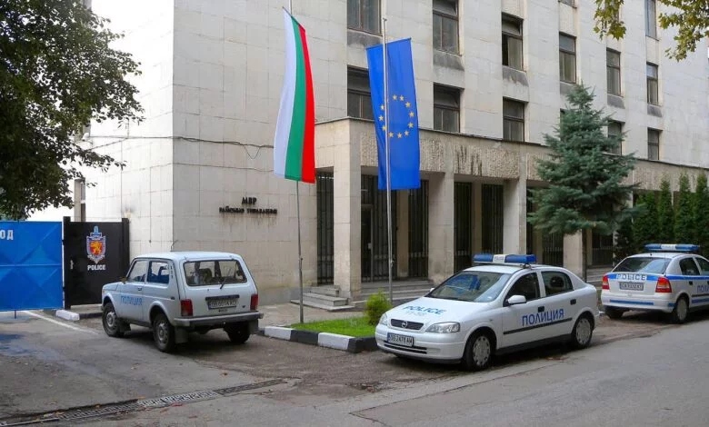 Троянски служители на ОД МВР-Ловеч бяха наградени по повод патронния празник на полицаите в България