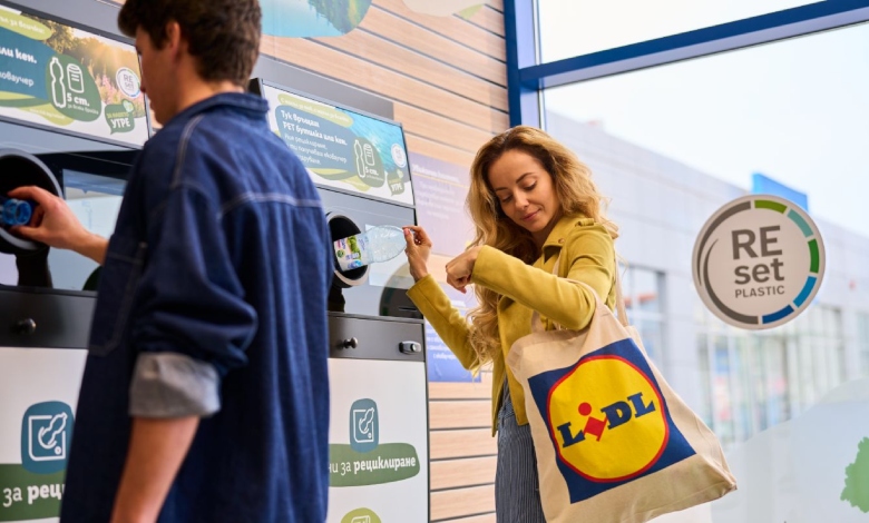 Всички автомати на Lidl за обратно приемане на пластмасови бутилки и кенове вече са с двойна функция