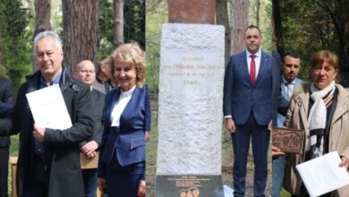 Инж. Димитър Шишков и инж. Марияна Терзиева с наградата „Лесовъд на годината“