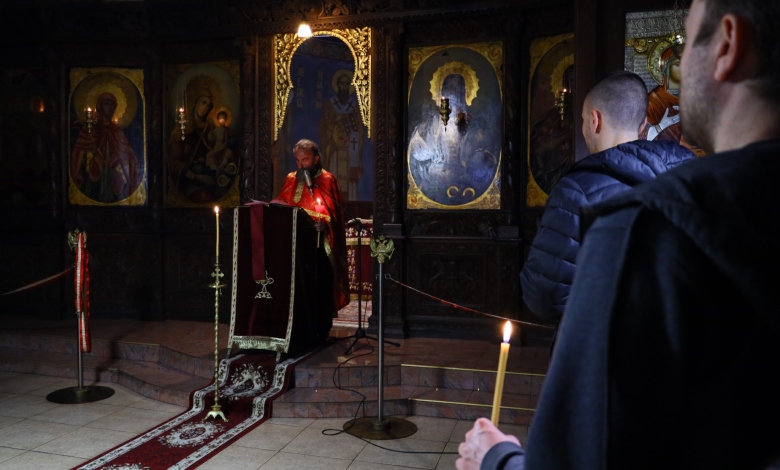 Отец Войден: Истинските християни са тези, които прегръщат кръста и се стремят към святост
