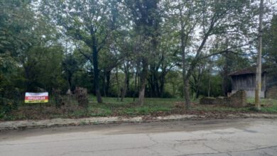 Продават се два урегулирани, поземлени имота, находящи се в село Старо село
