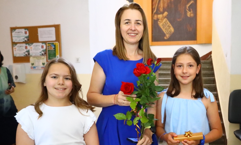 Четвъртокласниците на НУ „Свети Свети Кирил и Методий“– Троян казаха сбогом на любимите си учители-1