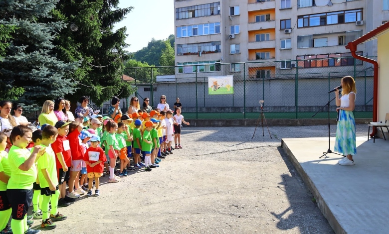 Възпитаниците на ДГ"Синчец" грабнаха Купата на Кмета -4