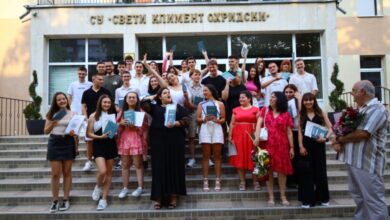 Средно училище „Свети Климент Охридски“ връчи дипломите на своите зрелостници!