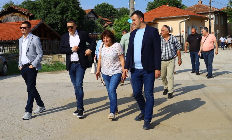  Народните представители Габриел Вълков и Атанас Атанасов проведоха среща с представители на спортните клубове в Троян-4