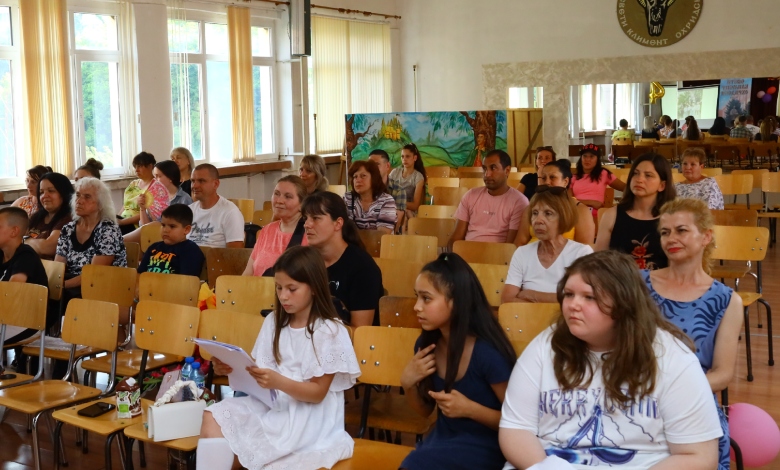 Със специално телевизионно шоу учениците от 4 б клас на СУ „Свети Климент Охридски“ завършиха начален етап-2