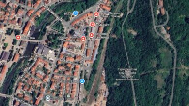 Община Троян кани жителите на обществено обсъждане за реконструкцията на ул. "Опълченска" Община Троян организира обществено представяне и обсъждане на проекта за цялостна реконструкция на ул. "Опълченска". Събитието ще се проведе на 25 септември 2025 г., четвъртък, от 17:30 ч. в салона на Община Троян. По време на срещата ще бъдат представени ключови аспекти от проекта, включително: Резултатите от независимия одит, възложен от Общината. Идеи за изпълнение на реконструкцията. Етапи на реализация и планирани дейности. Възможности за финансиране на проекта. Жителите и всички заинтересовани страни ще имат възможност да зададат своите въпроси и да дадат предложения за бъдещия облик на улицата. Общината разчита на активното участие на гражданите, за да бъде проектът максимално успешен.