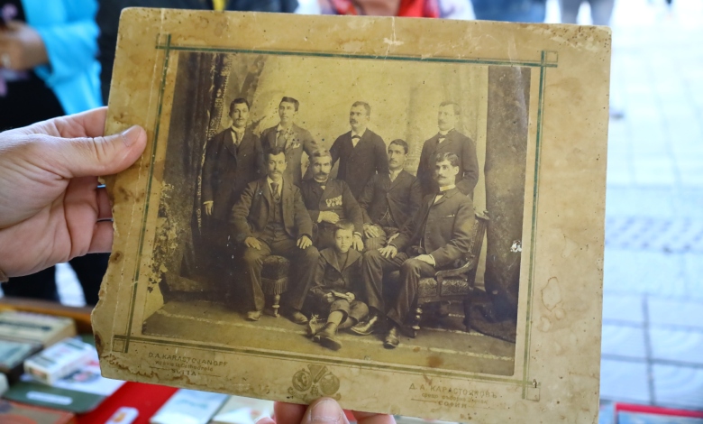 Шепотът на 124 години: Димитър Георгиев разказа в Троян историята на България в 1000 ретро кутии цигари-5