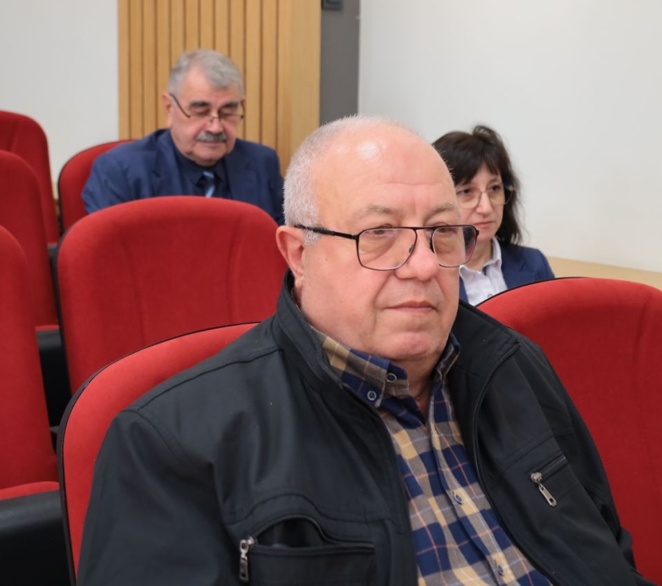 Нови такси цени и инвестиция в техника: Комисията по бюджет в Троян одобри важни решения