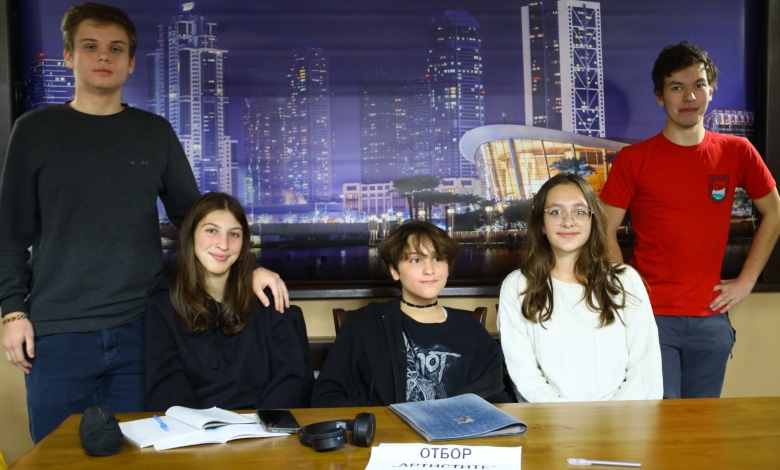 „Балканът ражда хора, а полето – тикви“: Пловдивски куиз-мастър предизвика интелекта на троянци в незабравима вечер-3
