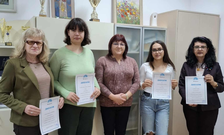 Троянски ученички с национални награди в конкурса "Космосът – настояще и бъдеще на човечеството"