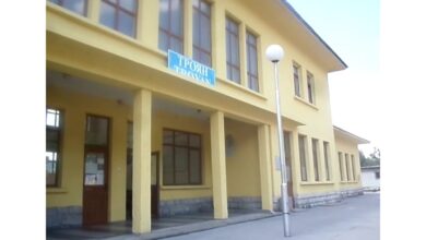 "Таблица с разписание на влаковете Троян Ловеч Левски 2025".