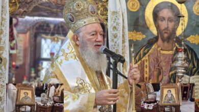 Духовен мост между България и Гърция: Светини от остров Евбея в Троянския манастир
