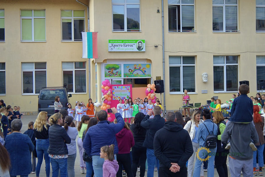 Пролетен празник в НУ „Христо Ботев“4