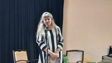 Лина Борджиева представи 11-ата си стихосбирка „Човек е Бог“ в Троян