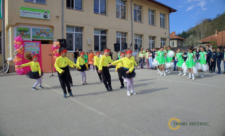 Пролетен празник в НУ „Христо Ботев“