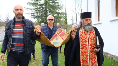 Миряни в село Белиш отбелязаха Разпети петък
