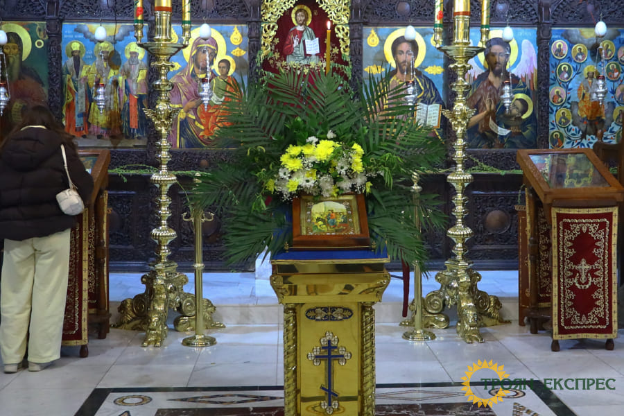 Цветница в Троянския манастир -4