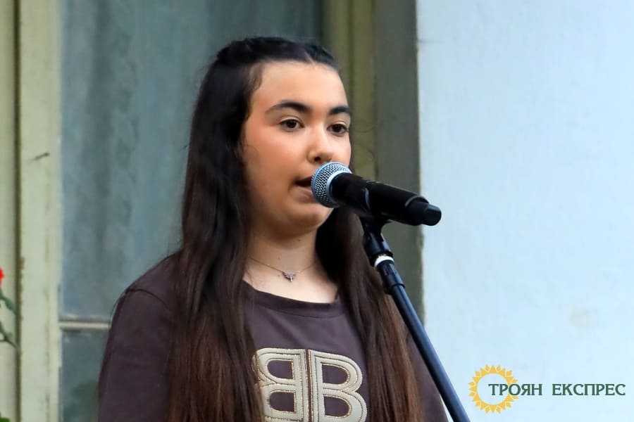Бели Осъм отбеляза 2 юни с тържествена заря-проверка -2