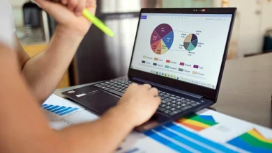Лаптоп с екран на Windows на фона на поскъпване на цените на Windows