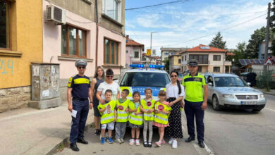 Малките полицаи от ДГ „Буковец“ в Троян