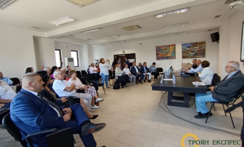 Кметове и експерти се обединиха за ЖП тунел под Балкана