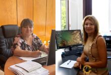 Мая Павлова и Даниела Карагечева в администрацията на Хлебозавод Троян