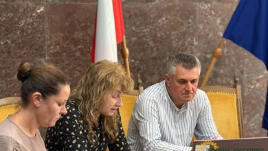 Областната комисия по БДП обсъди готовността за безопасност около училищата в Ловеч