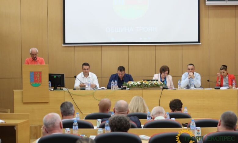 Сблъсък в Общинския съвет: Искри между ГЕРБ и кмета заради НИХЗИ – Орешак
