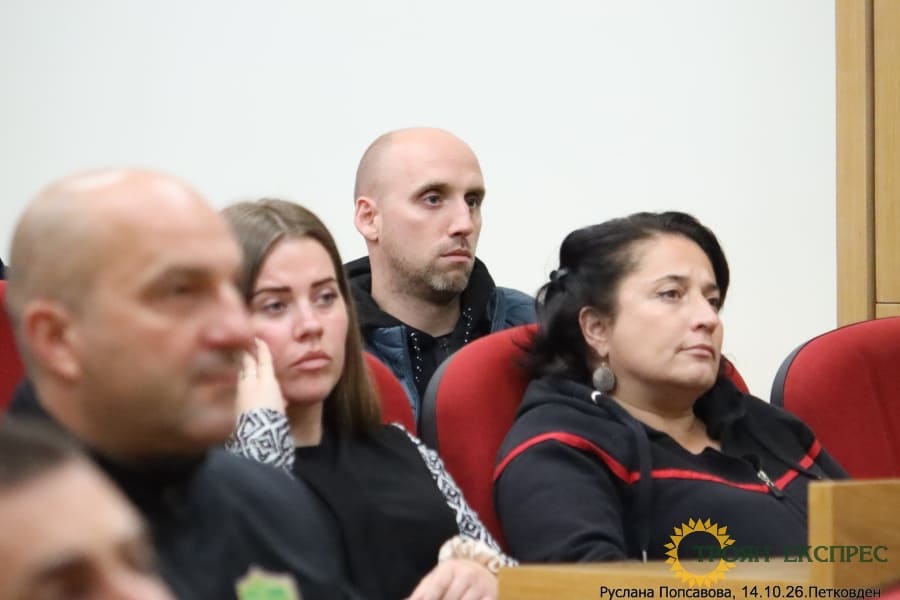 Официална среща в Община Троян за бъдещето на ФК Чавдар. Главен методист на БФС Пламен Михов и Мартин Кушев обсъдиха новата методология Футбол 3 и развитието на децата.