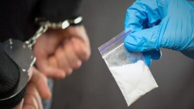 Двама 33-годишни криминално проявени и осъждани мъже са задържани в РУ - Троян за притежание на наркотични вещества