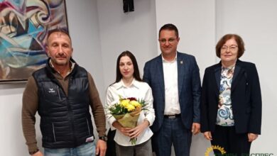Общинският съвет в Троян одобри парични награди за световната шампионка по самбо Деница Георгиева и нейния треньор