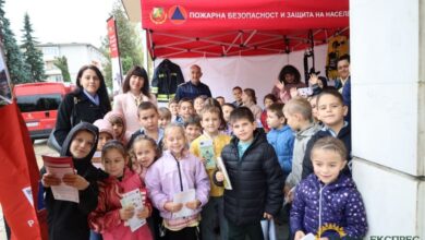 Пожарната в Троян и БЧК представиха пред граждани и ученици - бедствия