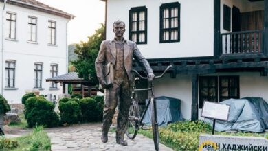 Троян отбелязва 119 години от рождението на Иван Хаджийски с фото велопредизвикателство